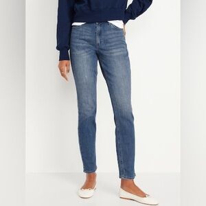 Old Navy High-Waisted Wow Straight Ankle Jeans in Medium Wash